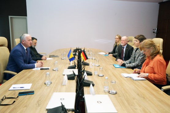 Predsjedavajući Komisije za borbu protiv korupcije Predstavničkog doma Branislav Borenović održao sastanak sa državnom ministaricom za pitanja Evrope i klime pri Ministarstvu vanjskih poslova SR Njemačke